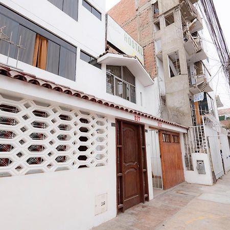 Callao Hostal Las Fresas Lima Airport מראה חיצוני תמונה