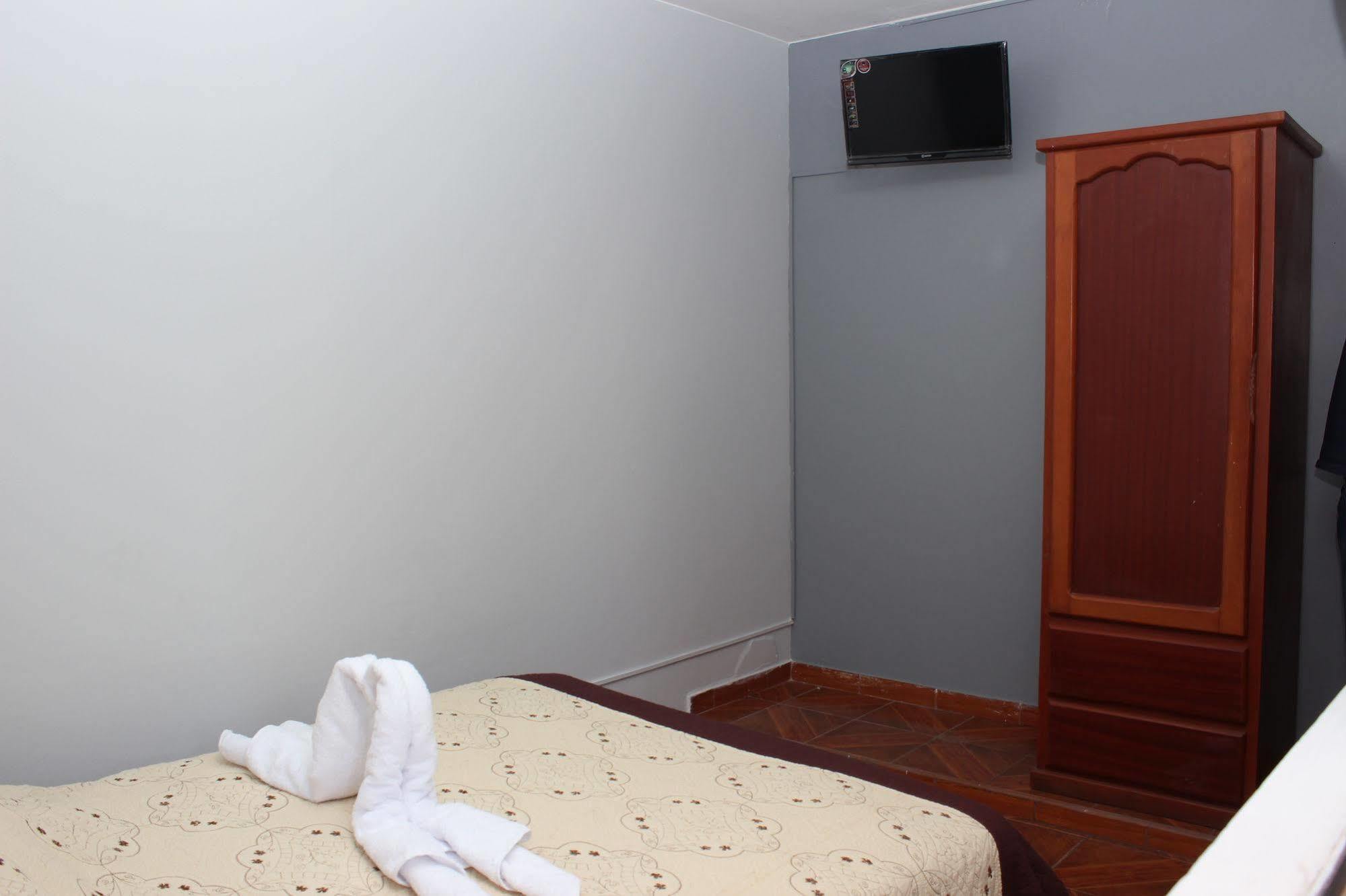 Callao Hostal Las Fresas Lima Airport מראה חיצוני תמונה