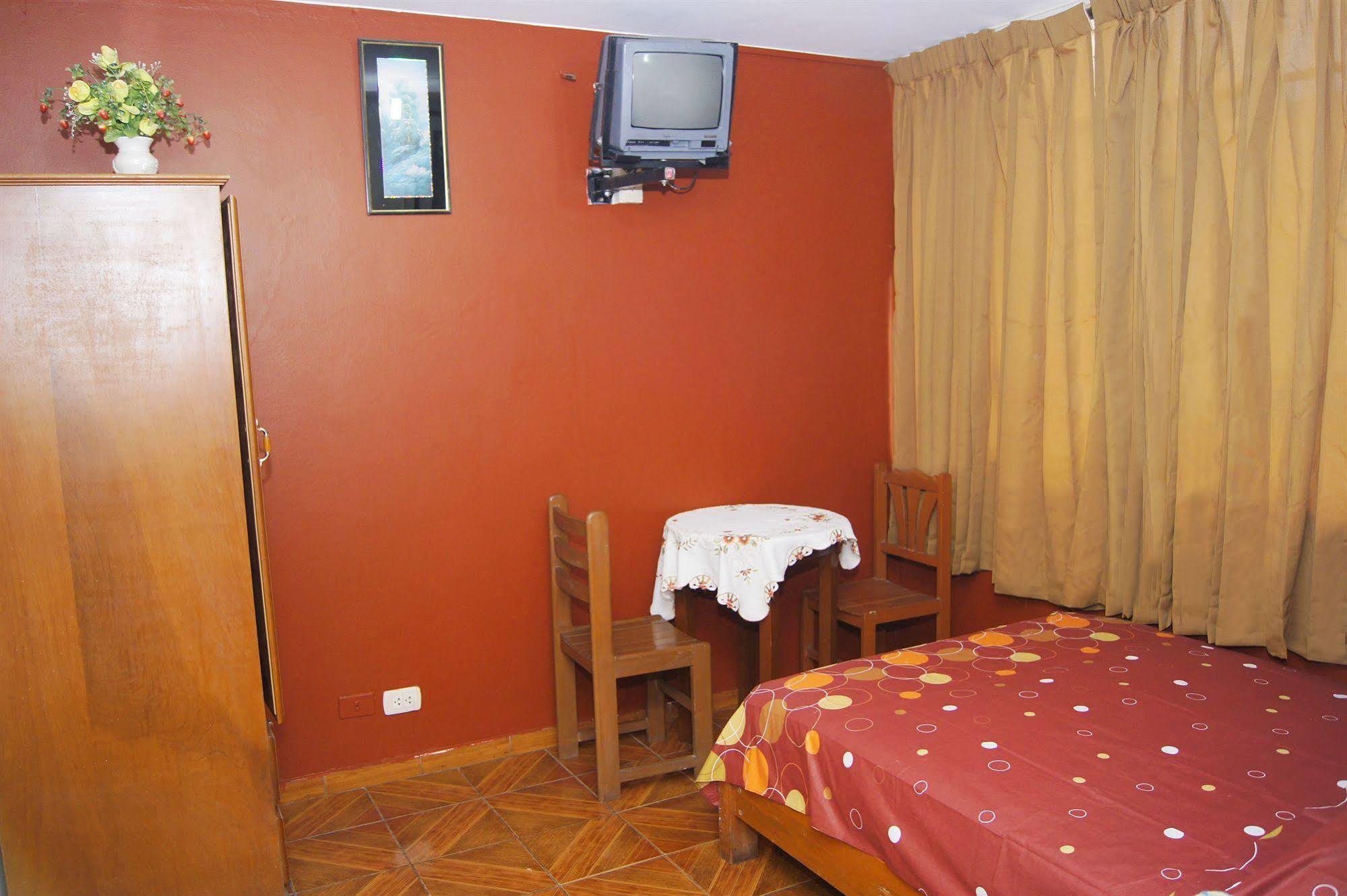 Callao Hostal Las Fresas Lima Airport מראה חיצוני תמונה