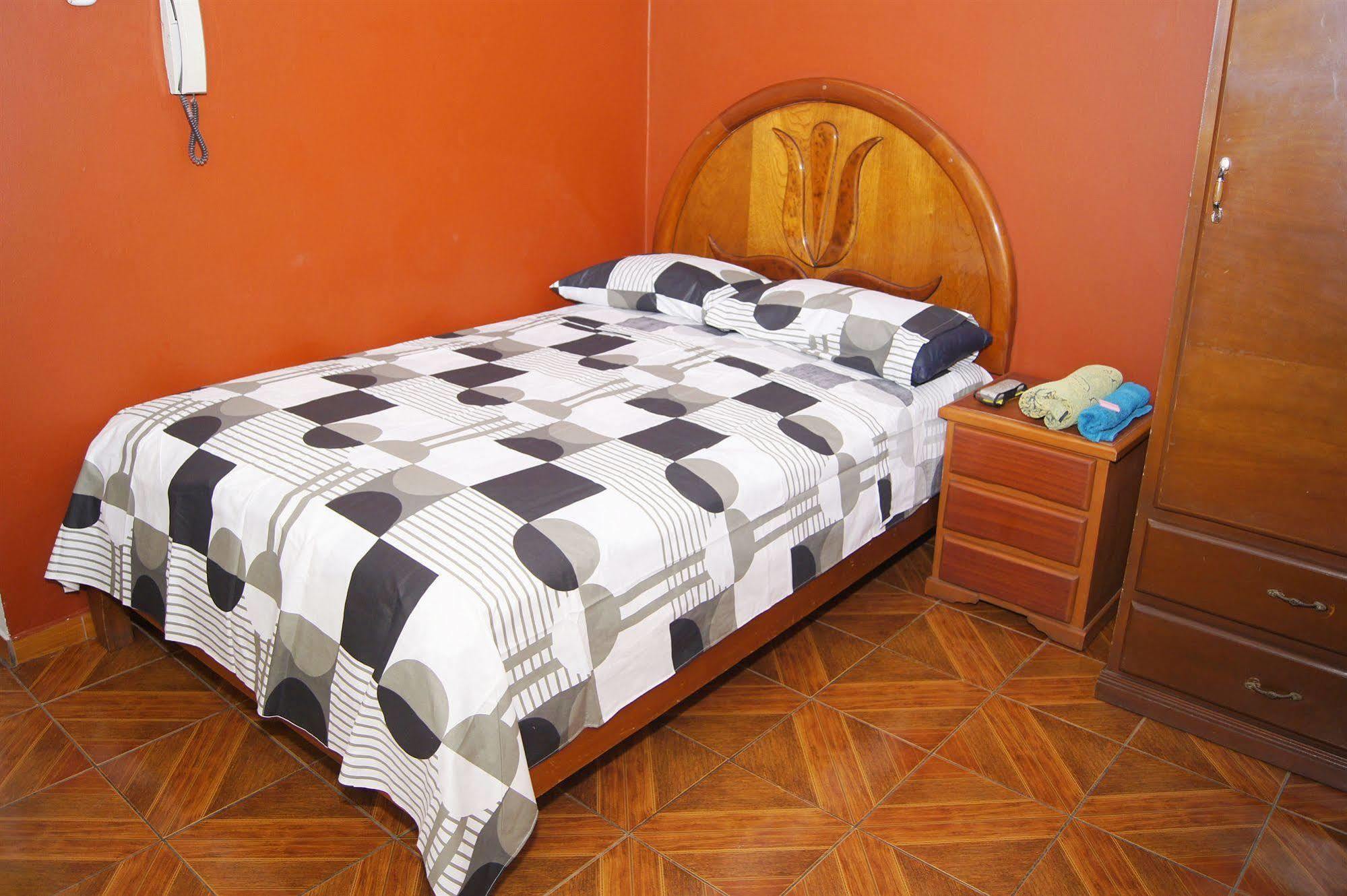 Callao Hostal Las Fresas Lima Airport מראה חיצוני תמונה